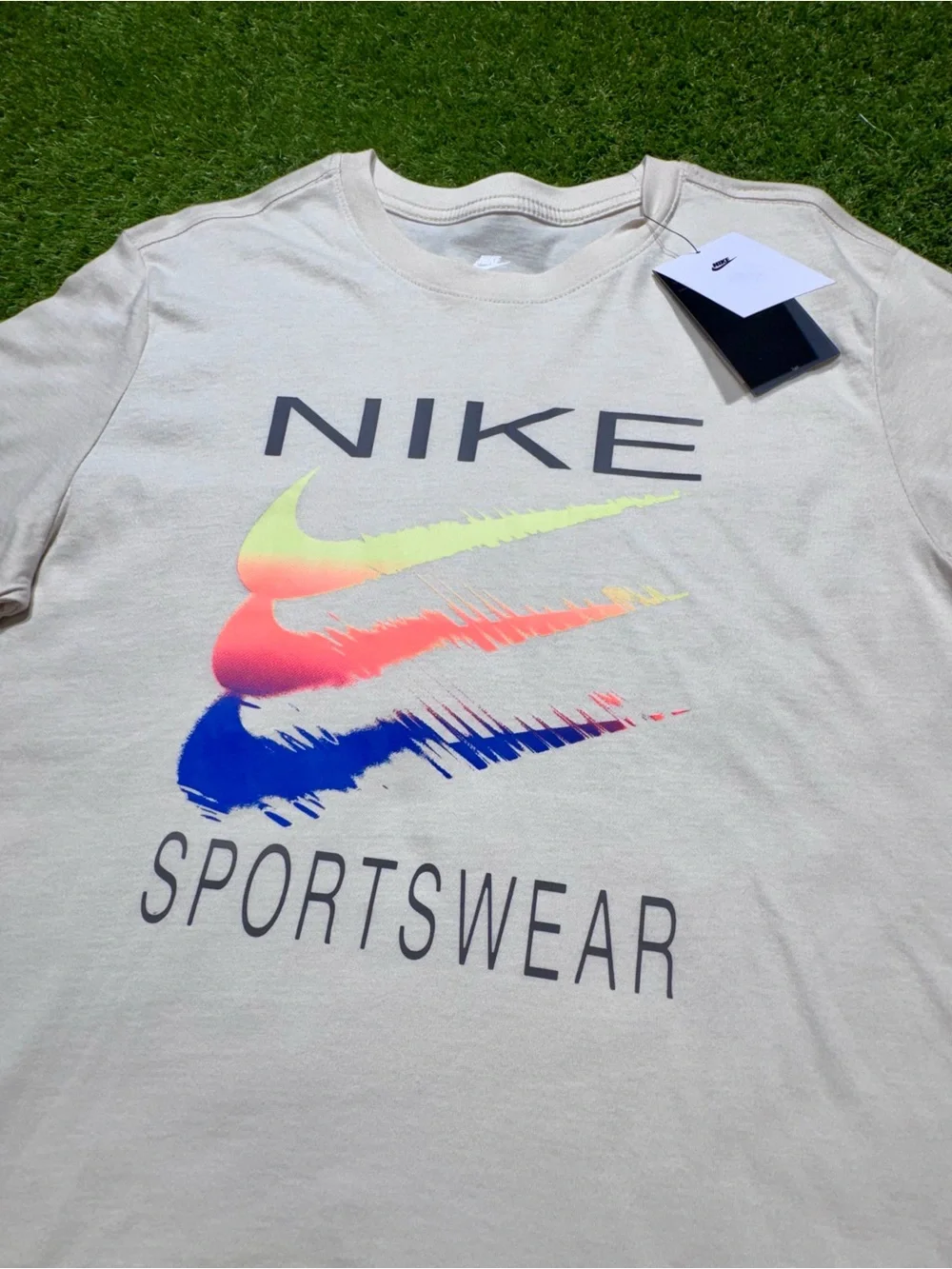 Nike Sportswear The Nike Tee Graphic Print Men’s T-Shirt Large Tall Beige NWT